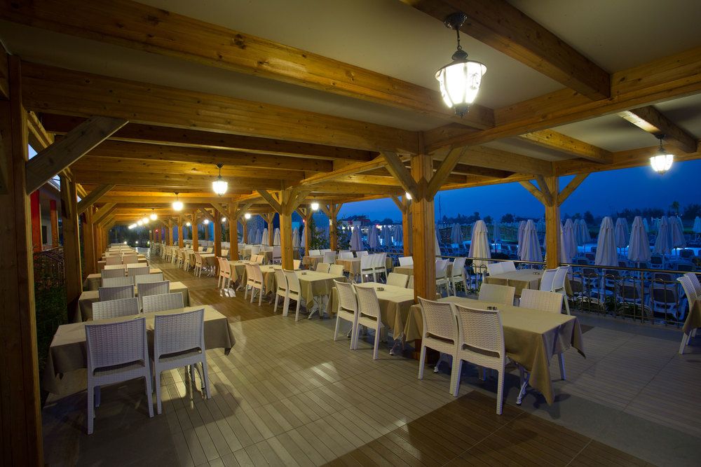 Water Side Resort & Spa - 42