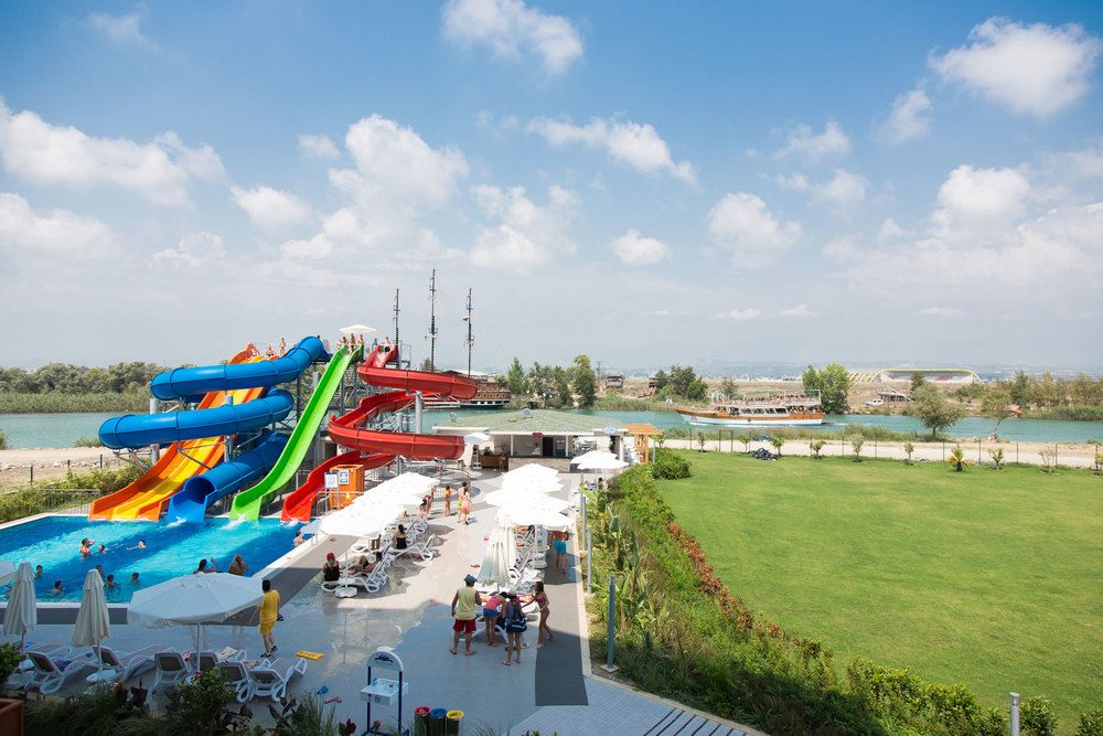 Water Side Resort & Spa - 56