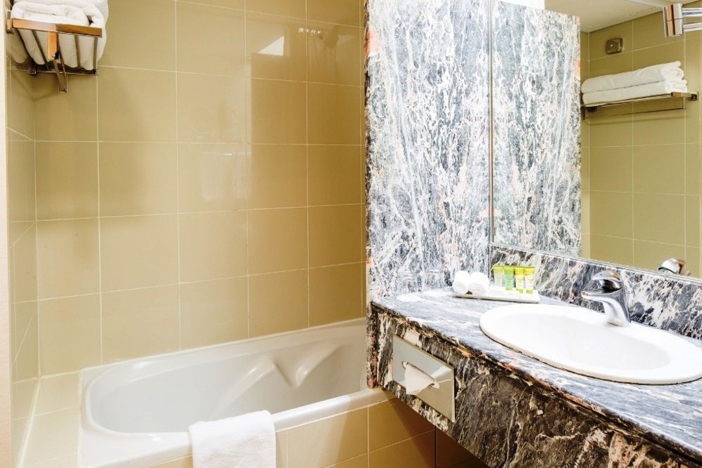 NOVEL HOTEL CITY CENTER - 23