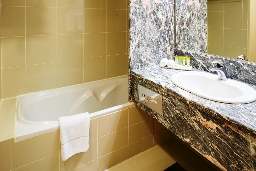 NOVEL HOTEL CITY CENTER - 27