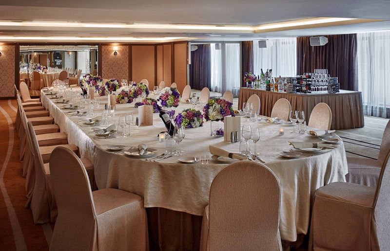 THE ROYAL PACIFIC HOTEL AND TOWERS - 4