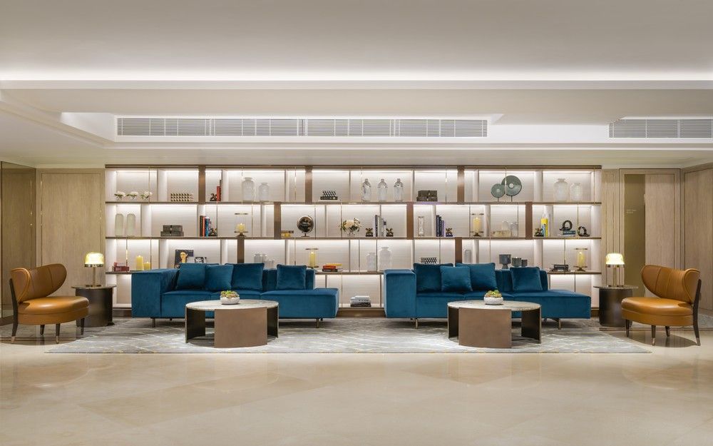 THE ROYAL PACIFIC HOTEL AND TOWERS - 7