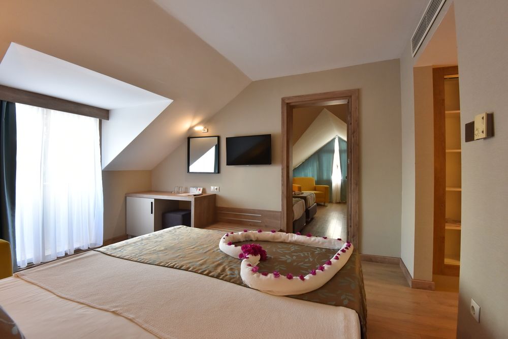 Lucida Beach Hotel - 37