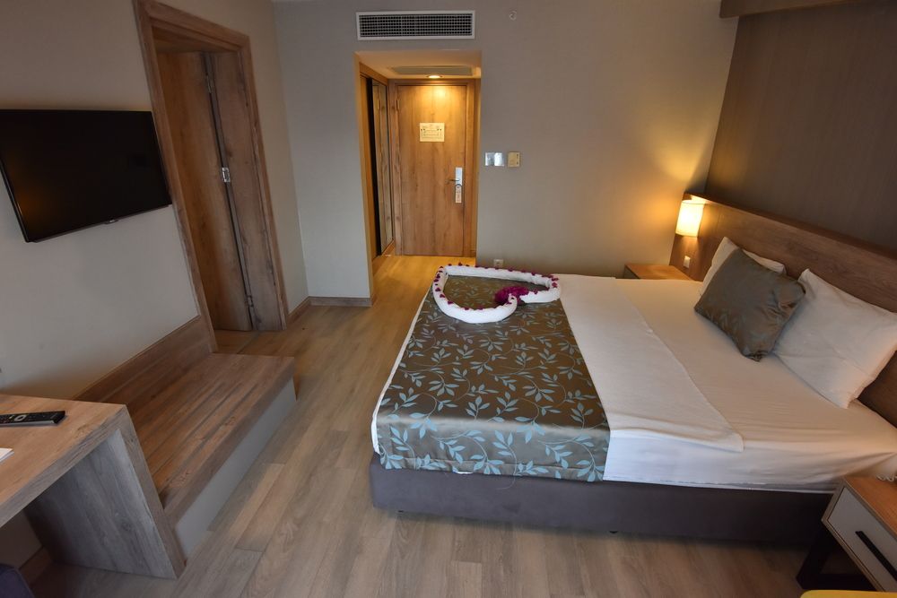 Lucida Beach Hotel - 36