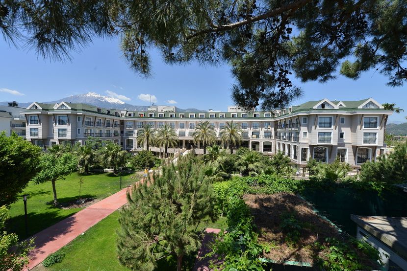 Lucida Beach Hotel - 1