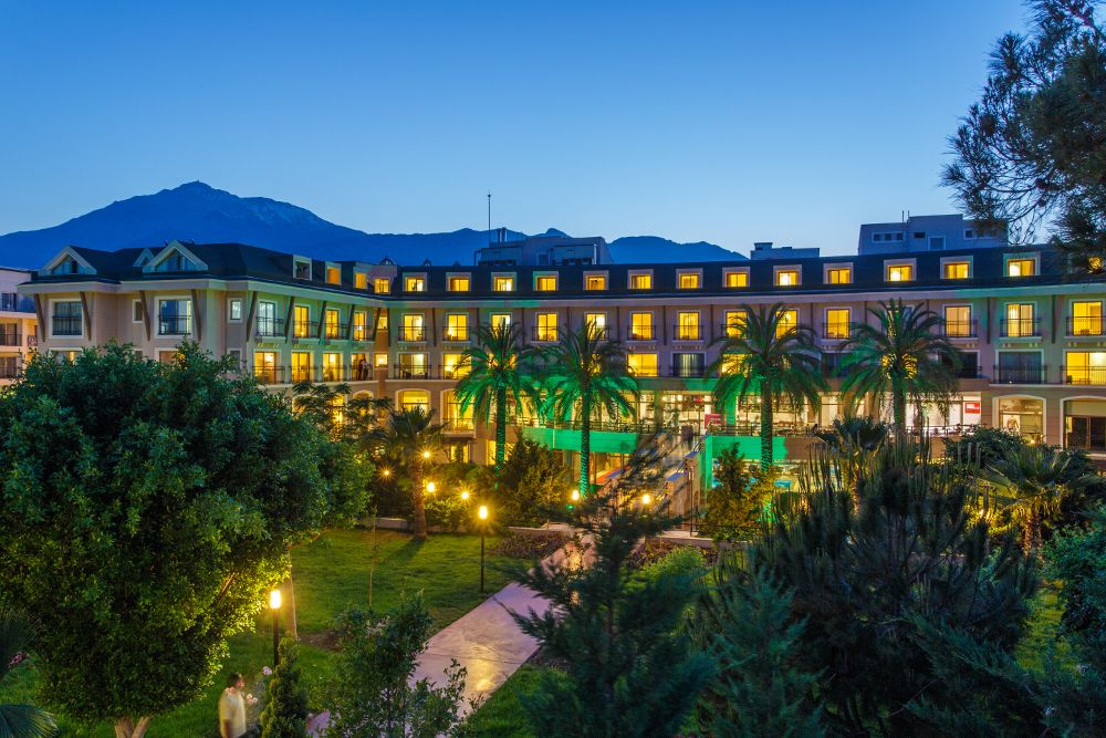 Lucida Beach Hotel - 4