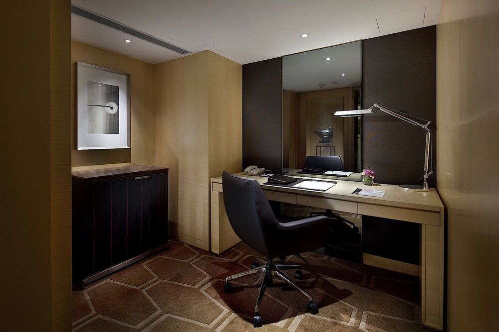 THE ROYAL GARDEN HOTEL - 49