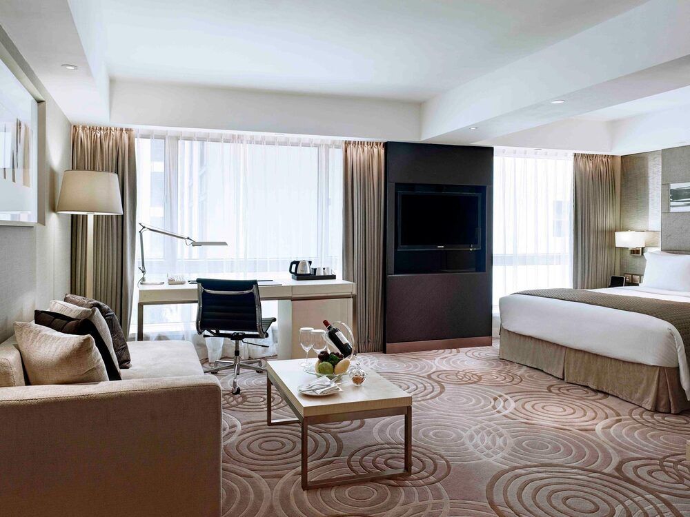 THE ROYAL GARDEN HOTEL - 33