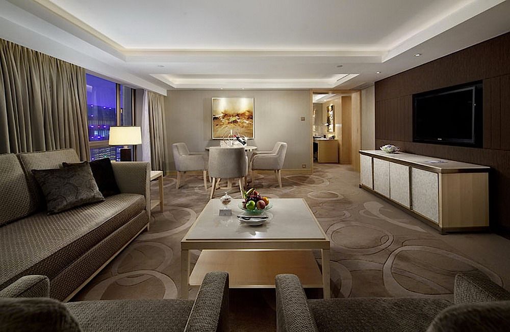 THE ROYAL GARDEN HOTEL - 31