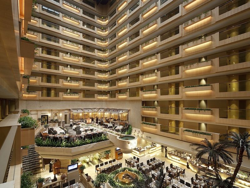 THE ROYAL GARDEN HOTEL - 2