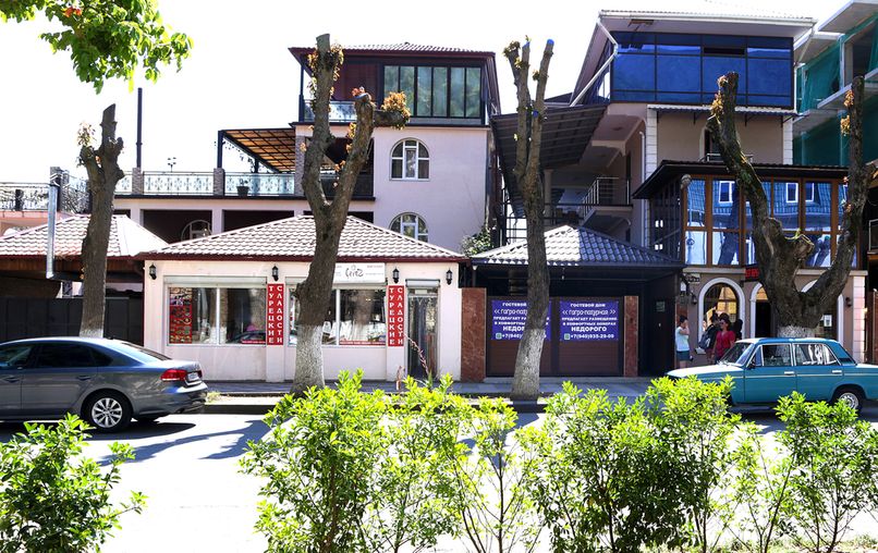 ГАГРА ЛАЗУРНАЯ, гостевой дом - 3