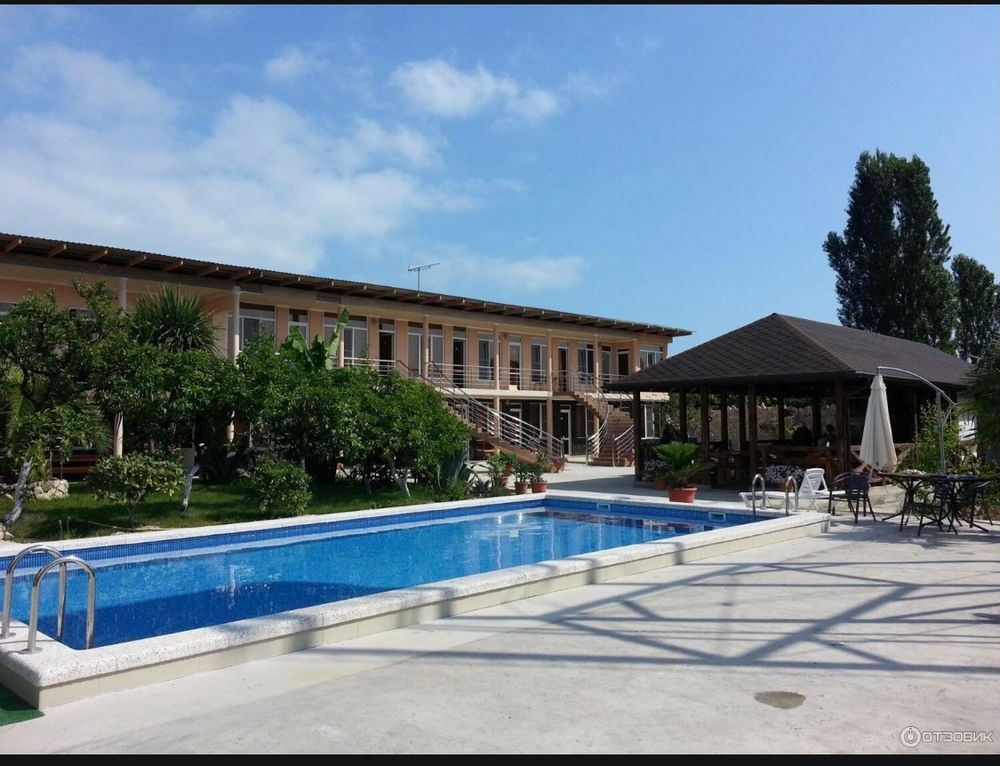 У АДАМА, гостевой дом - 1