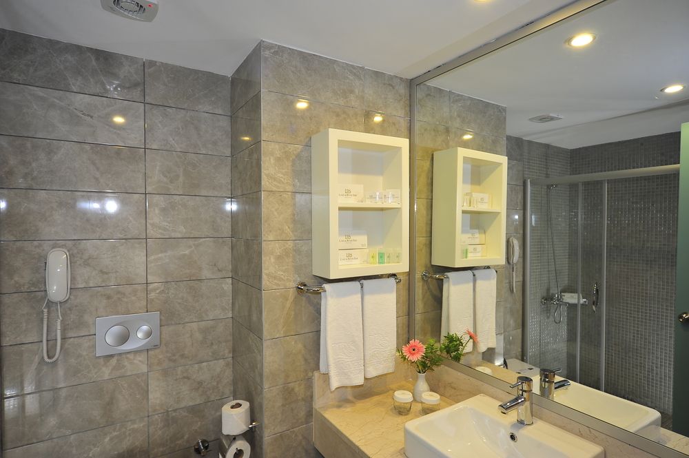 Lake & River Side - 262