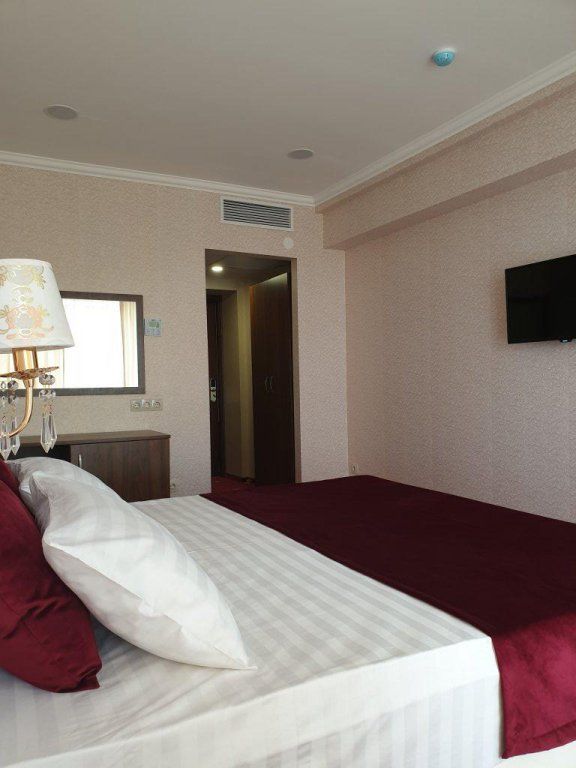 ГРАНД ОТЕЛЬ АБХАЗИЯ, отель комфорт - 25