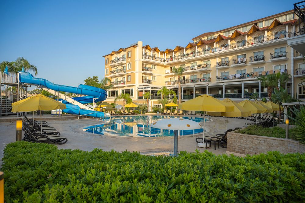 Loceanica Beach Resort - 2