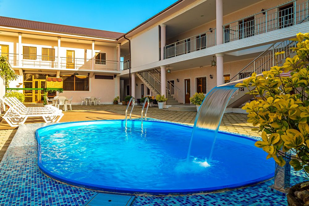 PLATAN, мини-отель эконом - 1