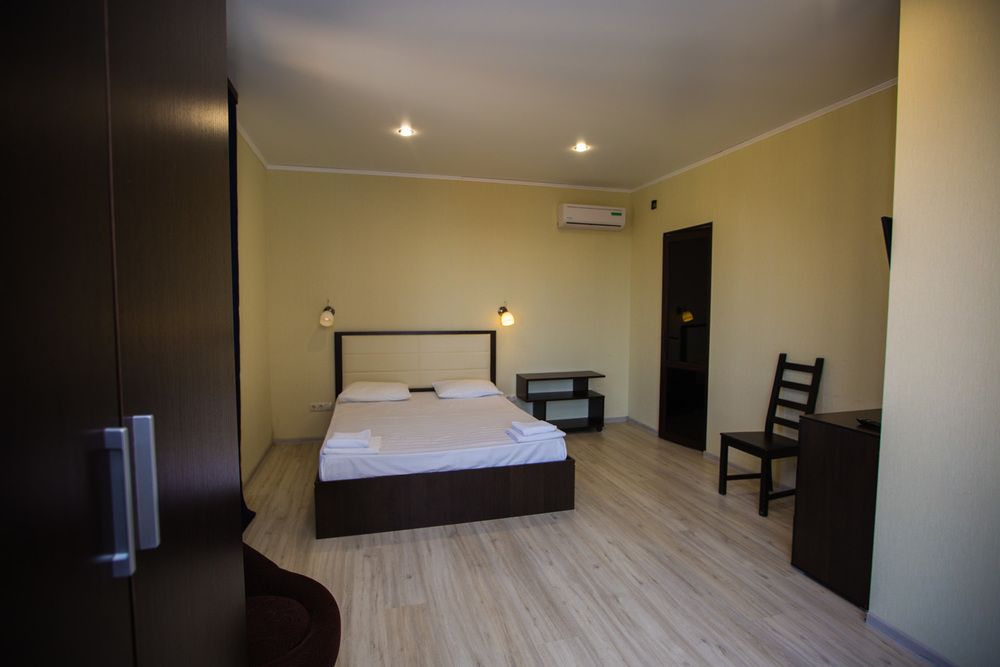 WHITE HOTEL (БЕЛЫЙ ДОМ), гостевой дом стандарт - 41