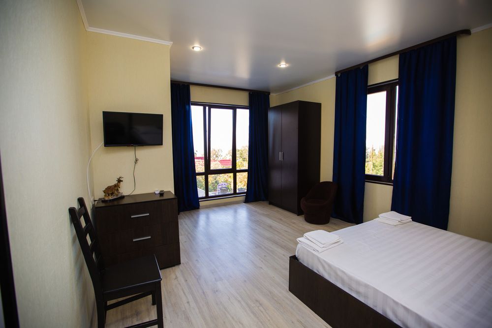 WHITE HOTEL (БЕЛЫЙ ДОМ), гостевой дом стандарт - 40