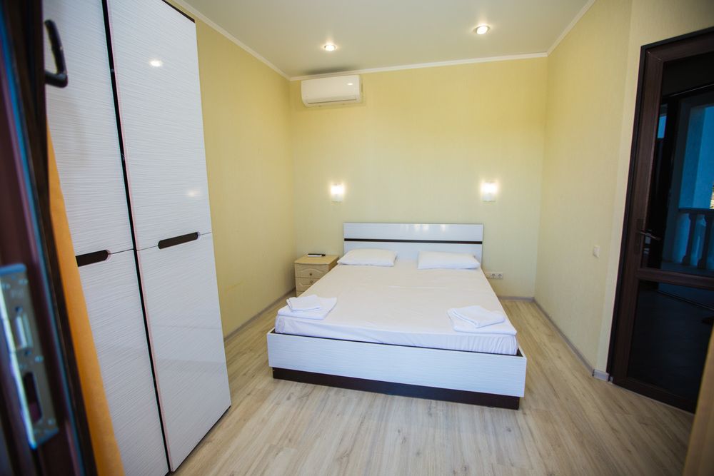 WHITE HOTEL (БЕЛЫЙ ДОМ), гостевой дом стандарт - 39