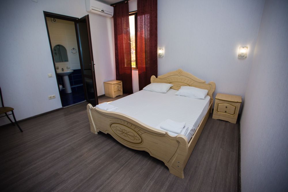 WHITE HOTEL (БЕЛЫЙ ДОМ), гостевой дом стандарт - 34