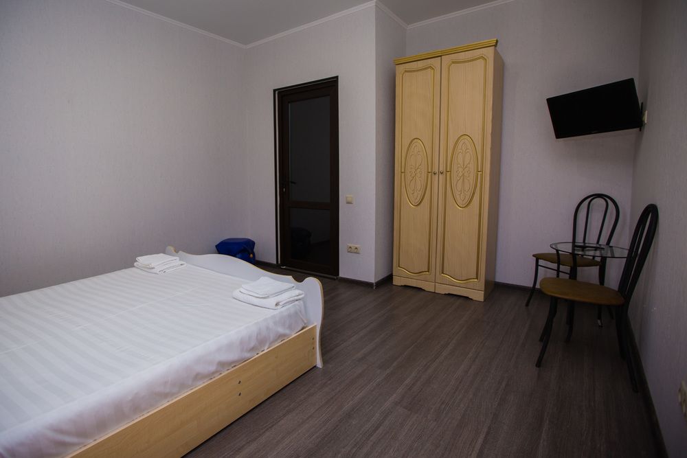 WHITE HOTEL (БЕЛЫЙ ДОМ), гостевой дом стандарт - 33
