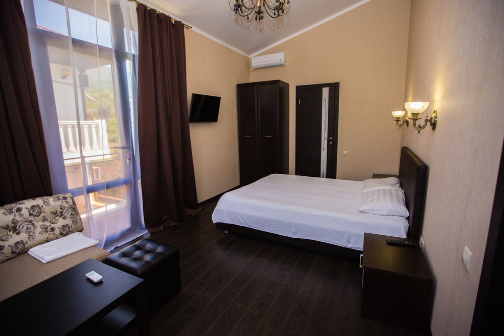 WHITE HOTEL (БЕЛЫЙ ДОМ), гостевой дом стандарт - 20