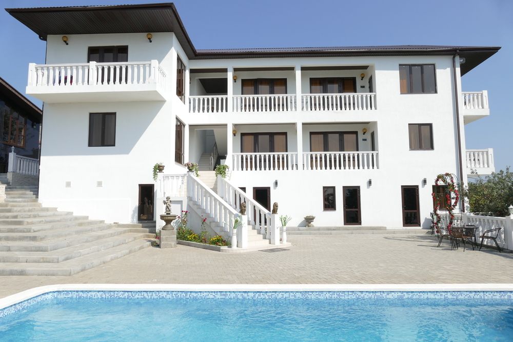 WHITE HOTEL (БЕЛЫЙ ДОМ), гостевой дом стандарт - 1