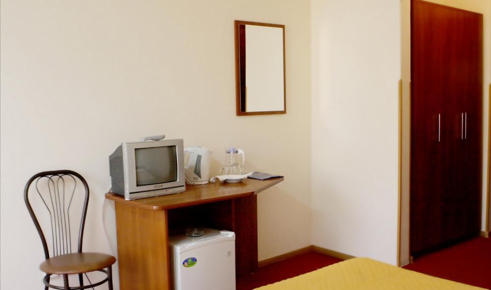 ИНТЕР-СУХУМ, гостиница стандарт - 25