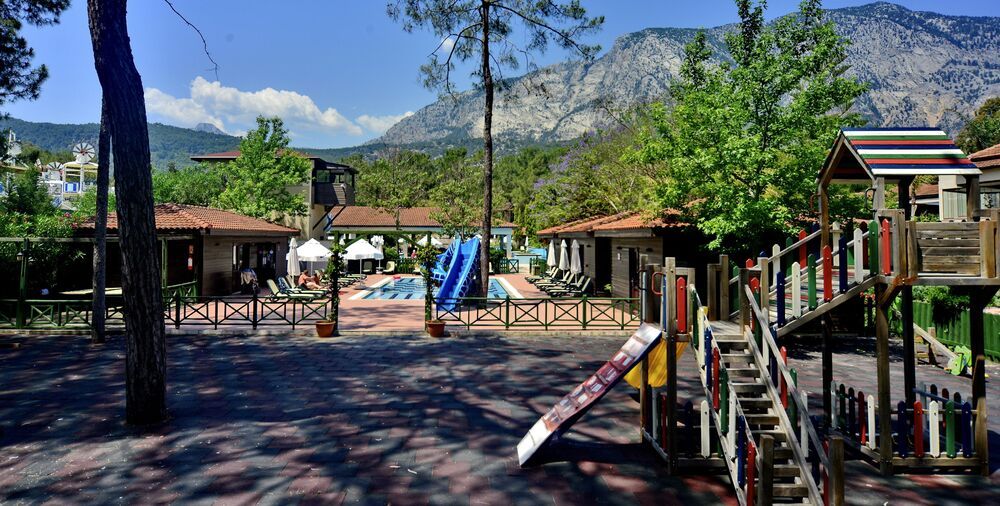 Champion Holiday Village    - 50