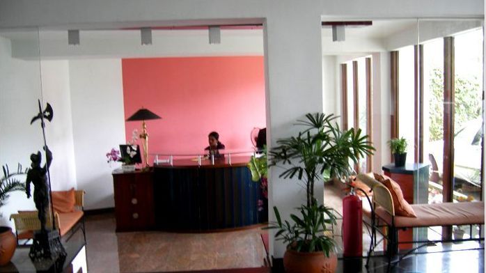 CAMELOT BEACH HOTEL - 11