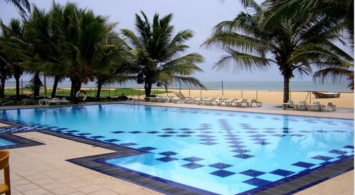 CAMELOT BEACH HOTEL - 8