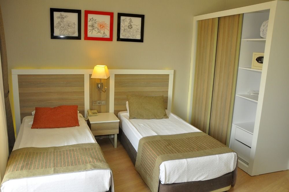 Port River Hotel & Spa - 100