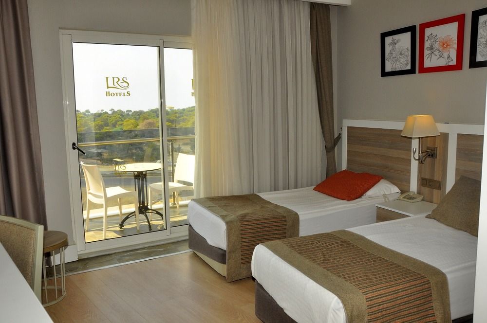 Port River Hotel & Spa - 99