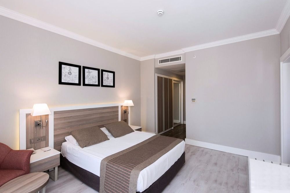 Port River Hotel & Spa - 97