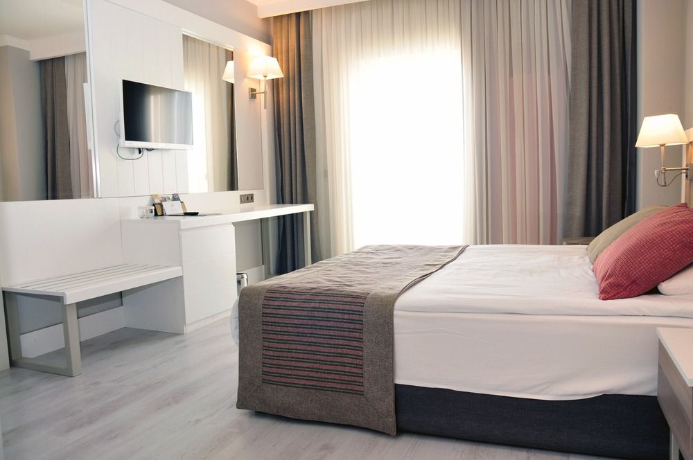 Port River Hotel & Spa - 91