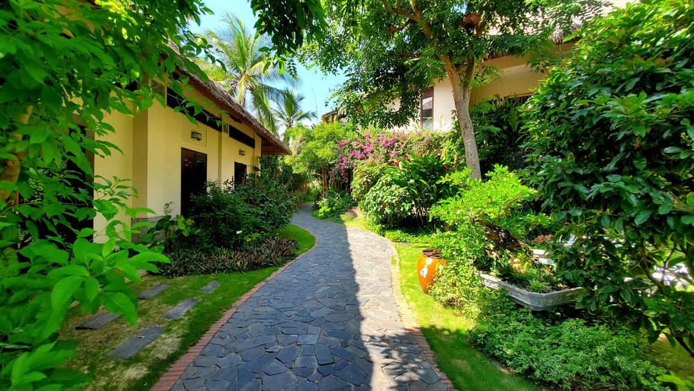 BAMBOO VILLAGE RESORT - 11