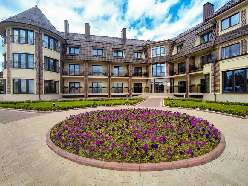 АУРА, загородный отель - 1