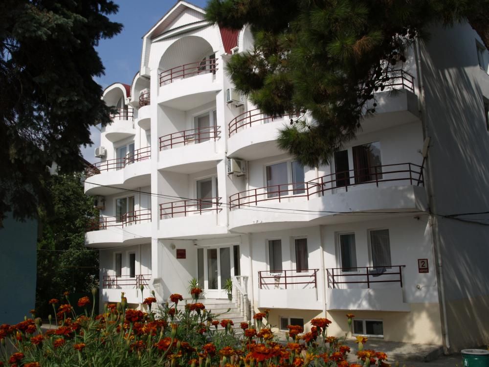 ЧЕРНОМОРСКИЙ, гостевой дом - 1