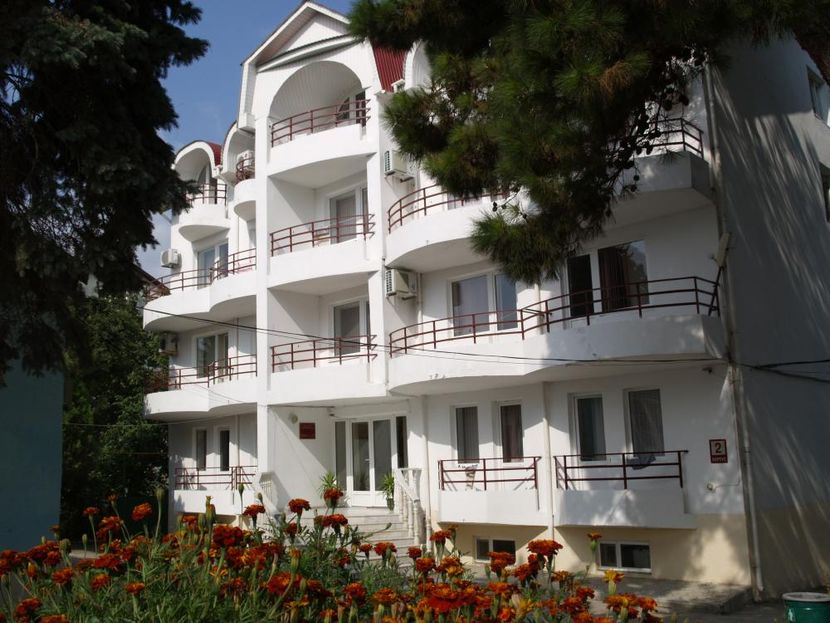 ЧЕРНОМОРСКИЙ, гостевой дом - 1