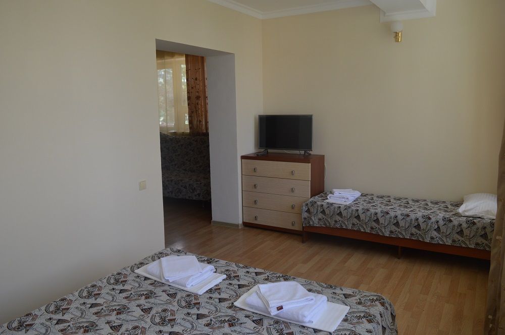 ЧЕРНОМОРСКИЙ, гостевой дом - 44