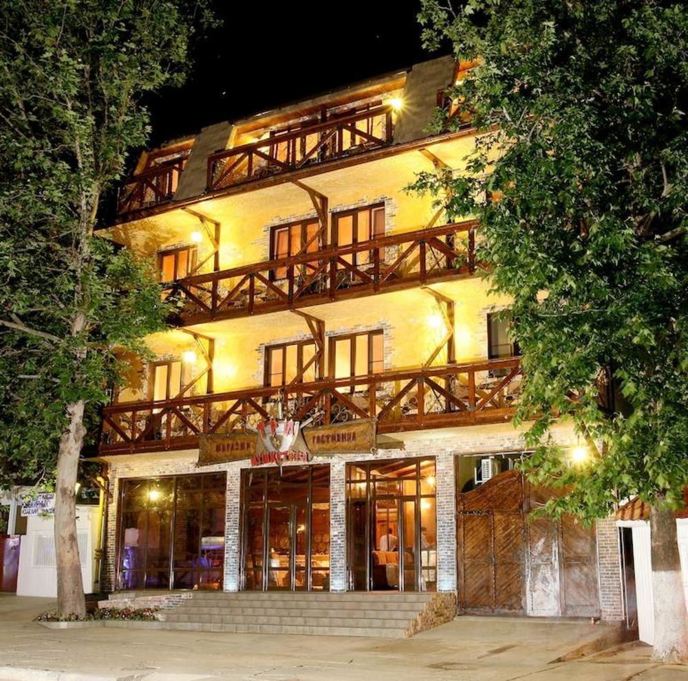 ТРИ МУШКЕТЕРА, люкс отель - 2