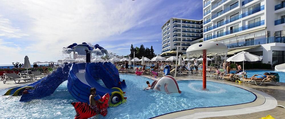 Azura Deluxe Resort & Spa - 10