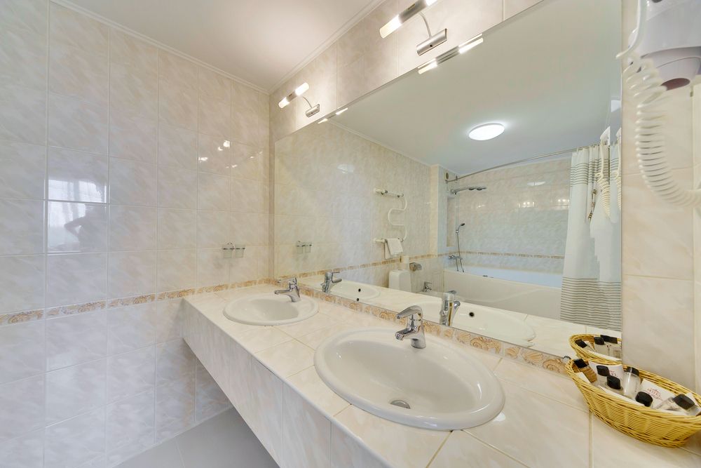 ПОЛЮСТРОВО, отель - 100