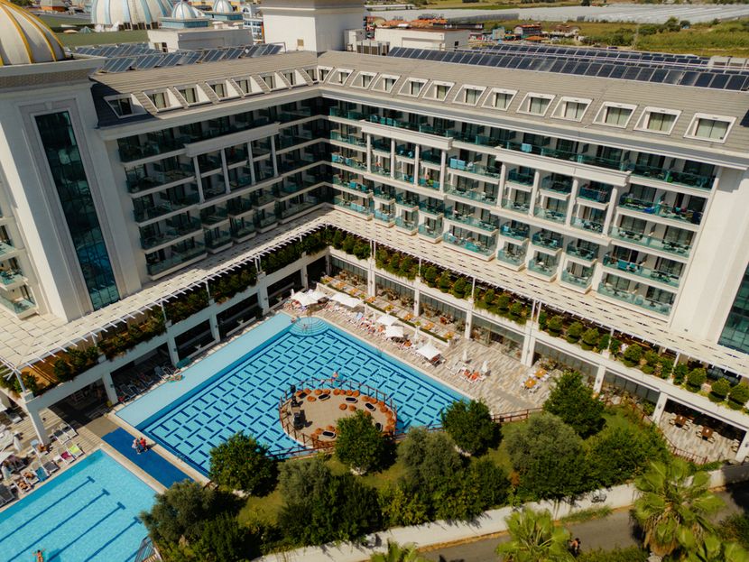 Castival Hotel Side - 4