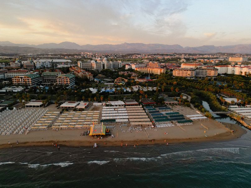 Castival Hotel Side - 2