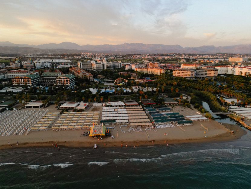 Castival Hotel Side - 2