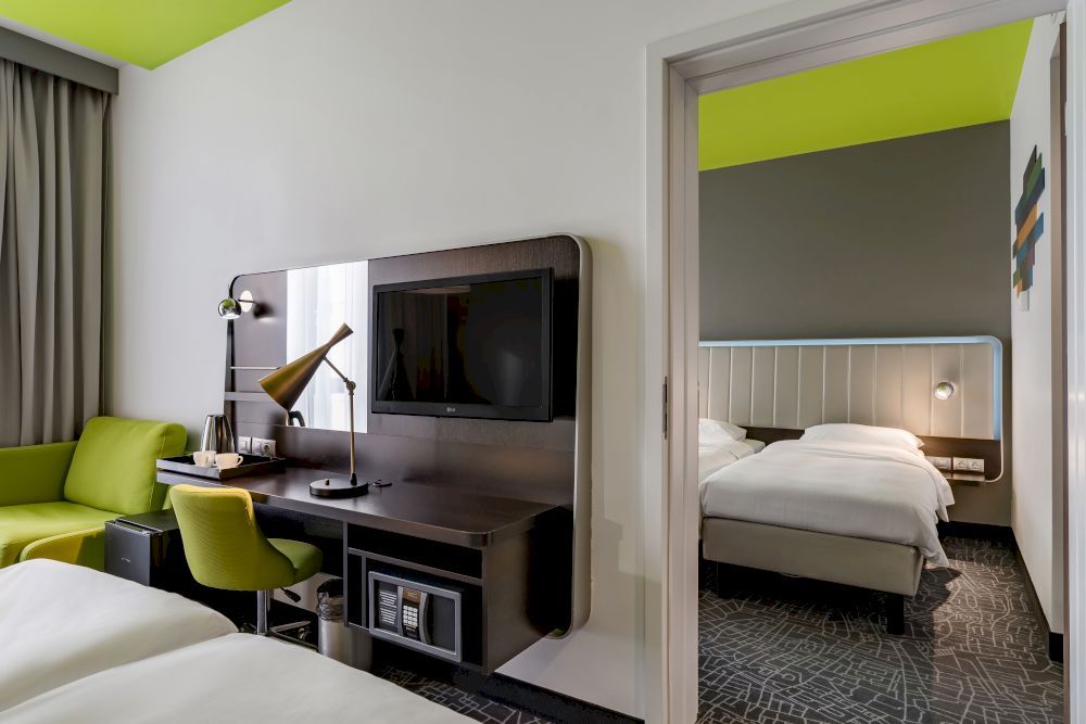 COSMOS SAINT-PETERSBURG PULKOVO AIRPORT HOTEL (бывш. PARK INN BY RADISSON PULKOVO AIRPORT)  - 33