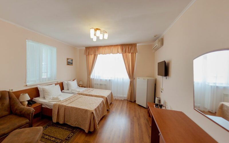 КРИСТАЛЛ УЮТ, пансионат - 82