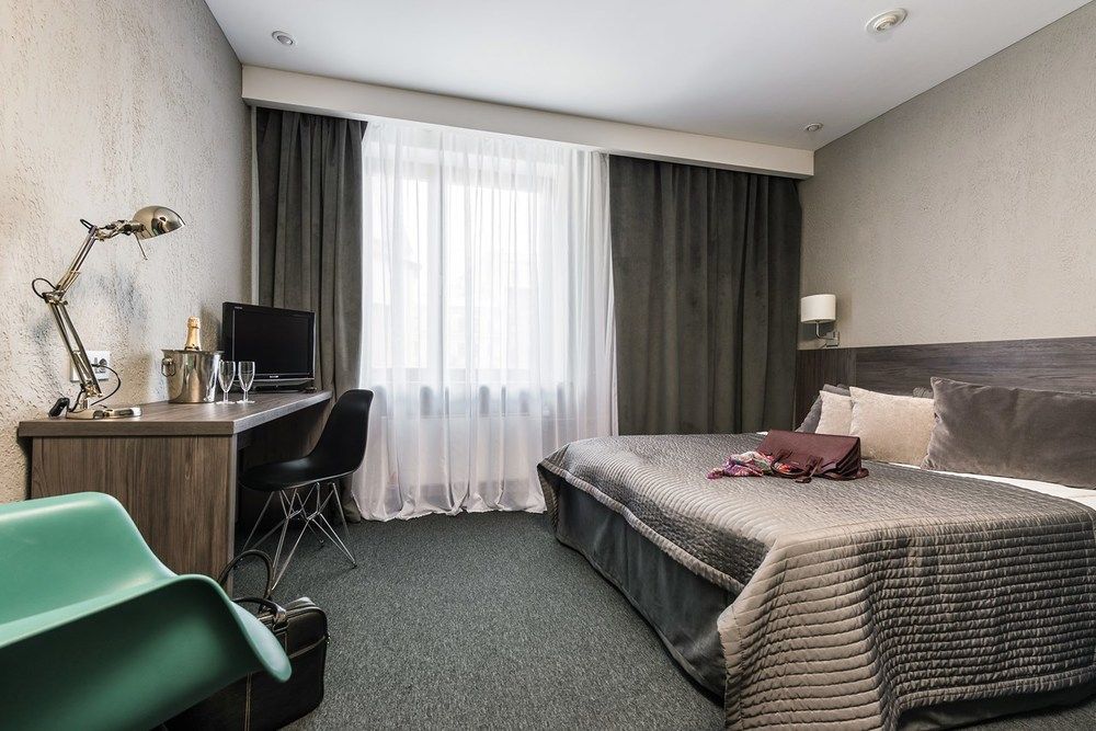 БРАТЬЯ КАРАМАЗОВЫ, отель - 21