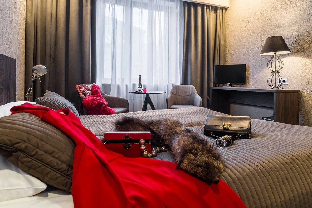 БРАТЬЯ КАРАМАЗОВЫ, отель - 17